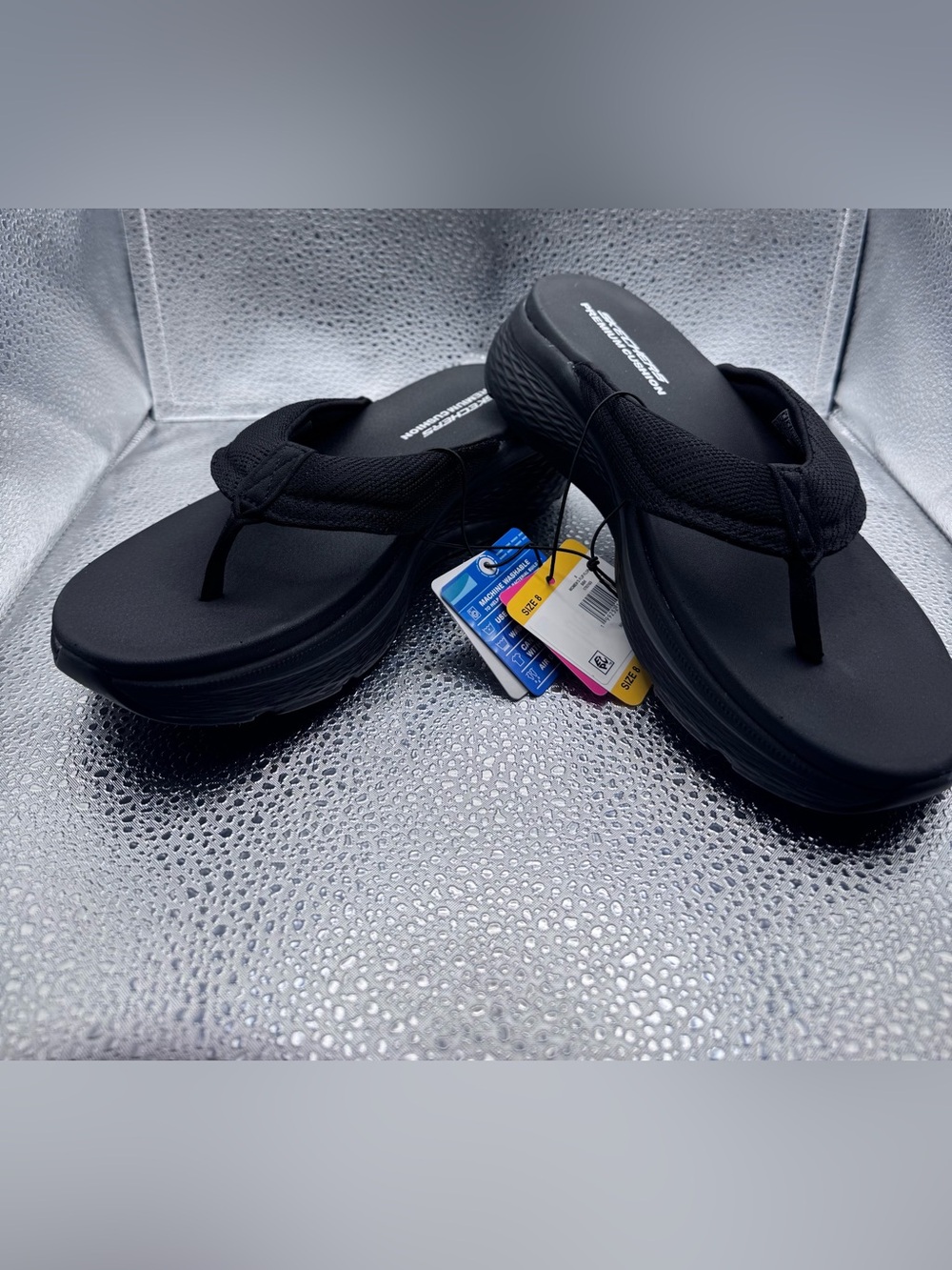 Skechers Women’s Black Premium Cushion Luxe Foam Flip Flops Size 8 NWT